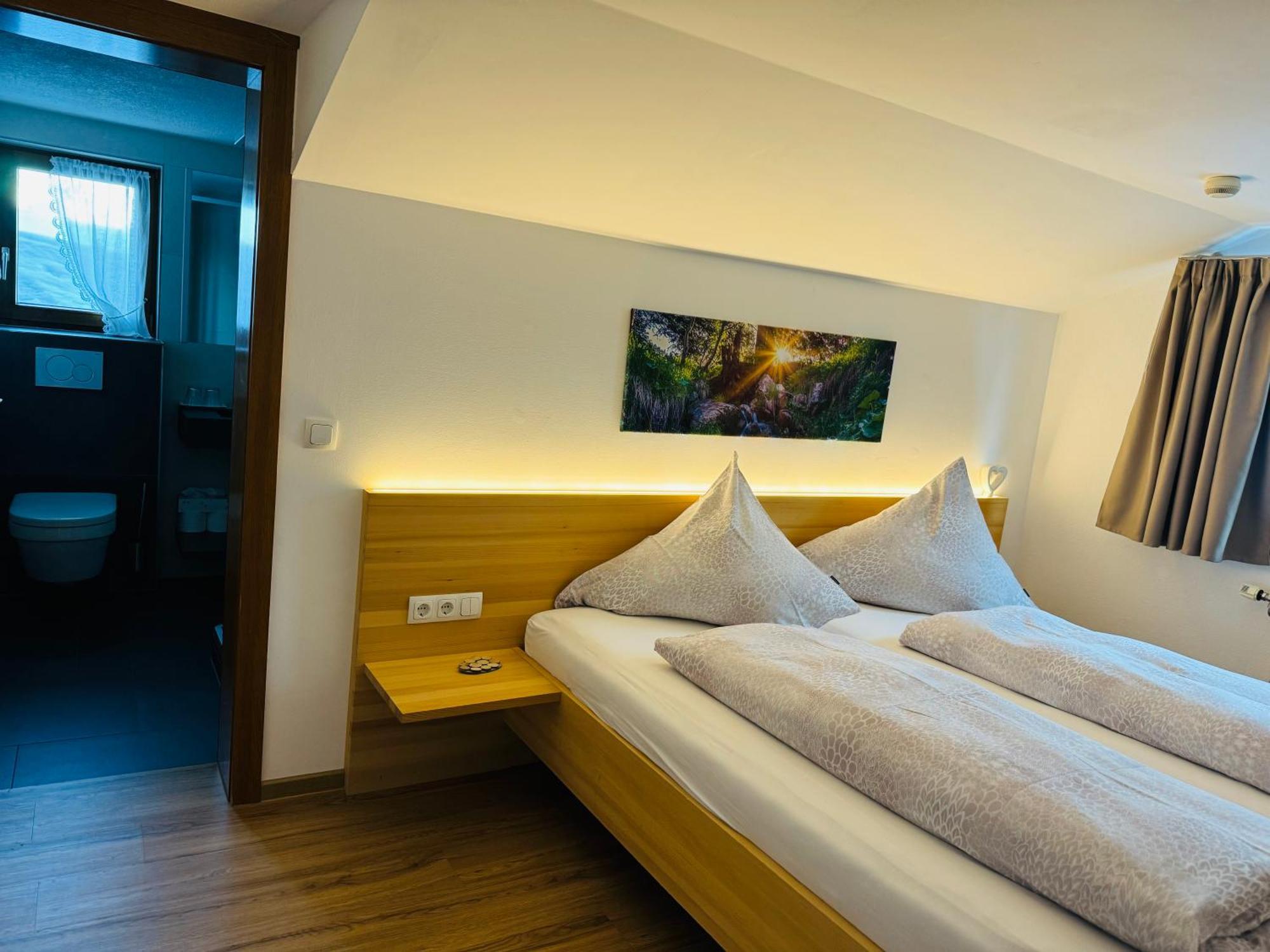 Hotel Garni Enzian Дамюльс Екстер'єр фото