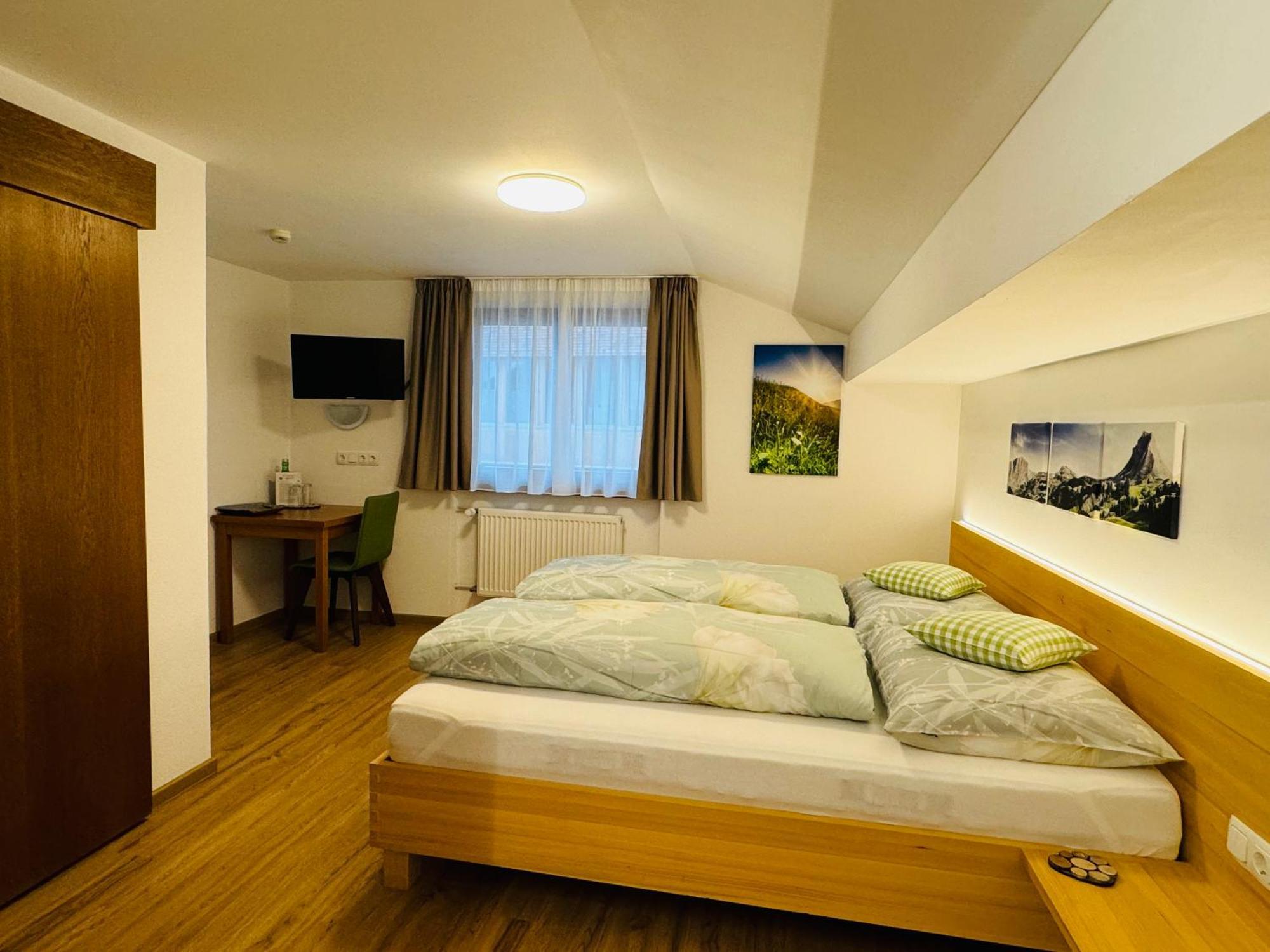 Hotel Garni Enzian Дамюльс Екстер'єр фото