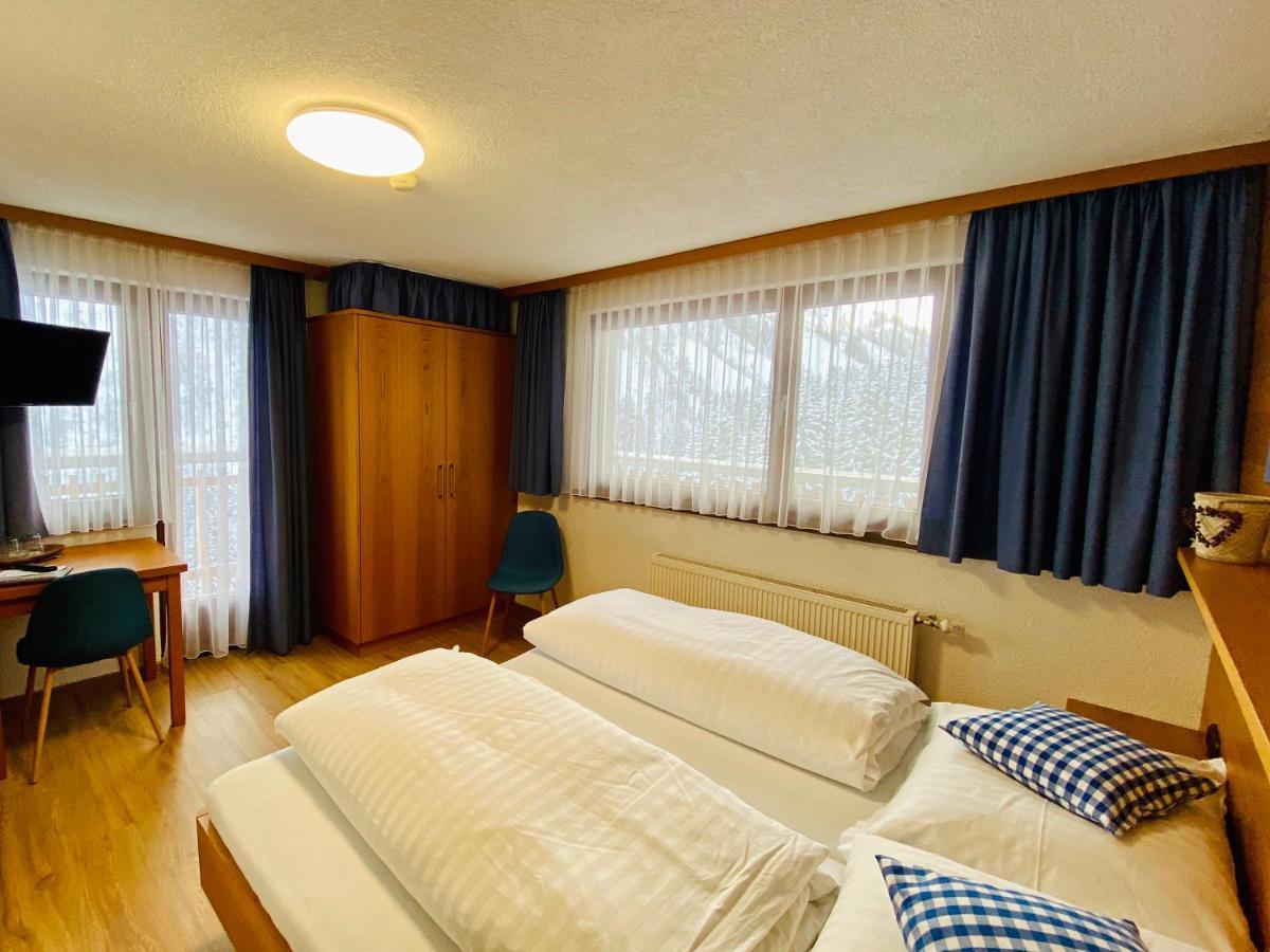 Hotel Garni Enzian Дамюльс Екстер'єр фото